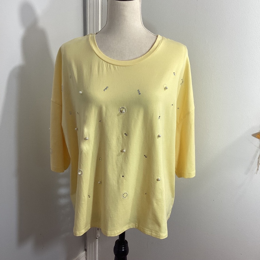 NWT MORE LOVE & LACE WOMAN  2X PALE BANANA TOP T-SHIRT BEADS PERL RESORT BEACH